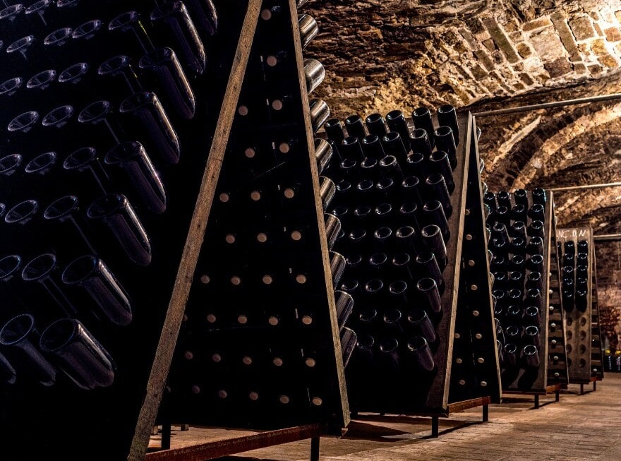 Wine cellar rac